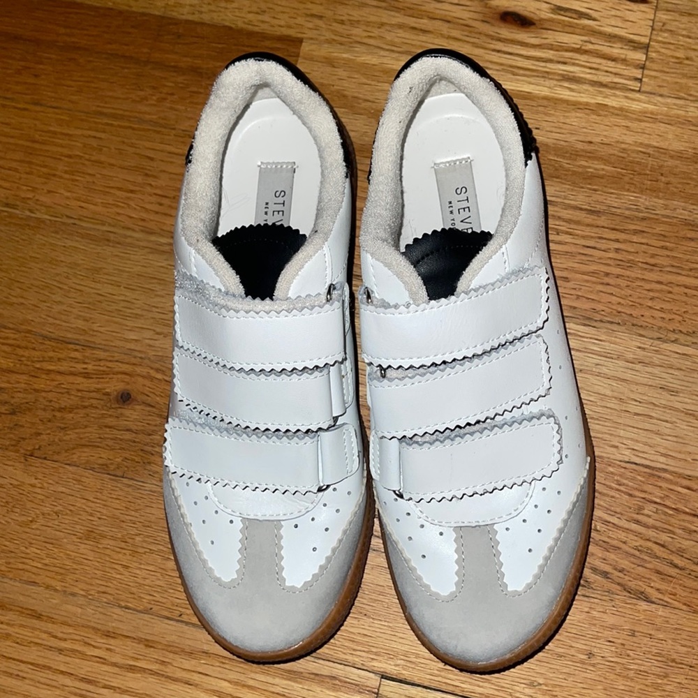 STEVEN by Steve Madden Women's Gerrie Sneaker size 7.5